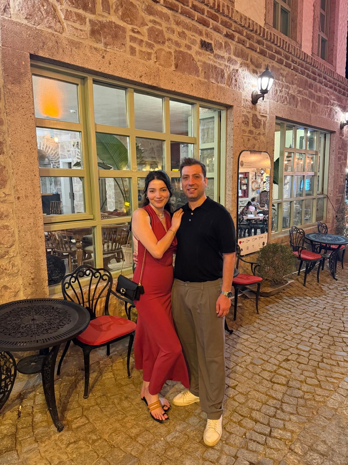 Tuğba ve Ahmet birlikte